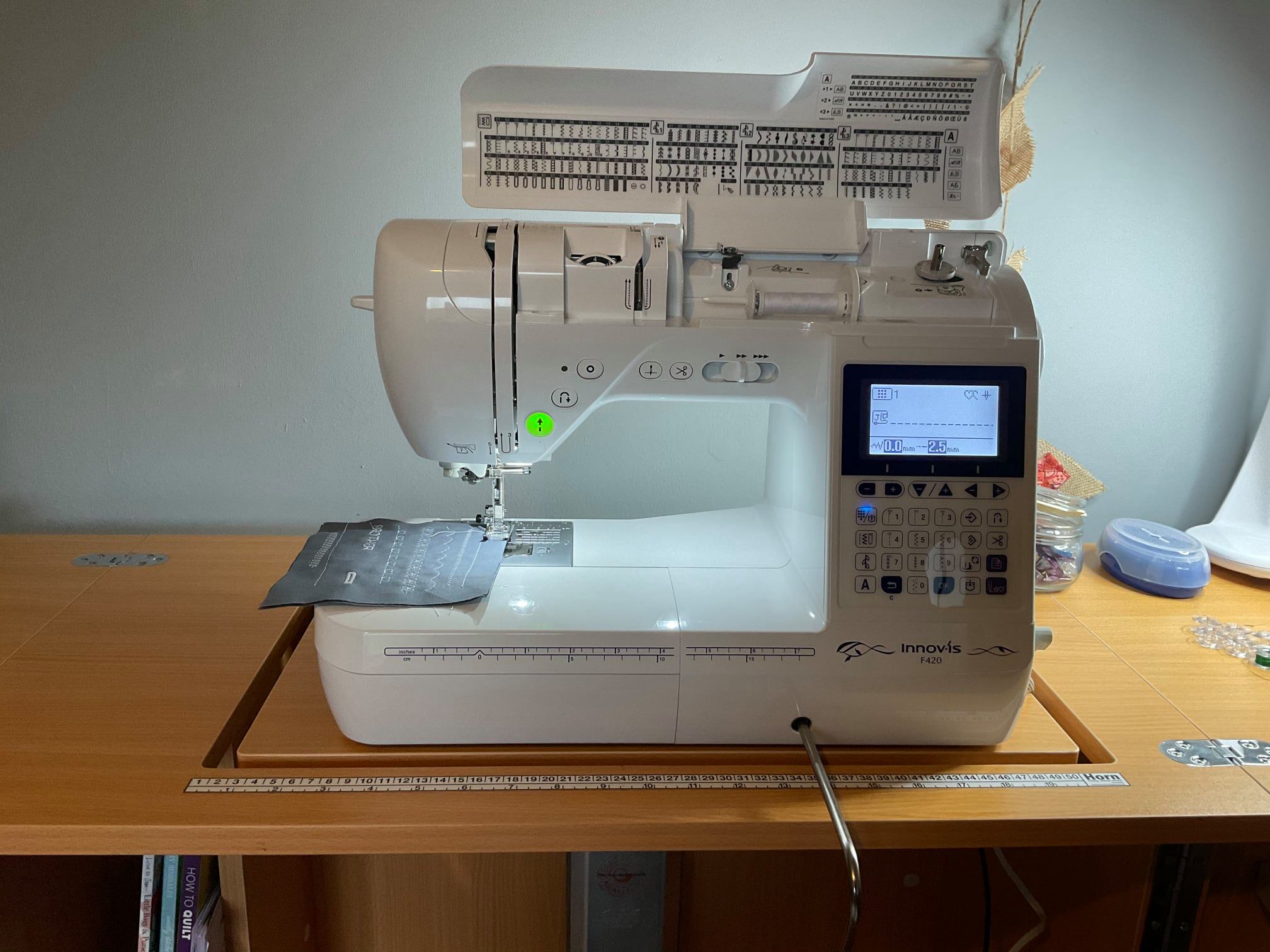 Comparing the Brother Innov-is F420 vs Innov-is F460 Sewing Machines ...