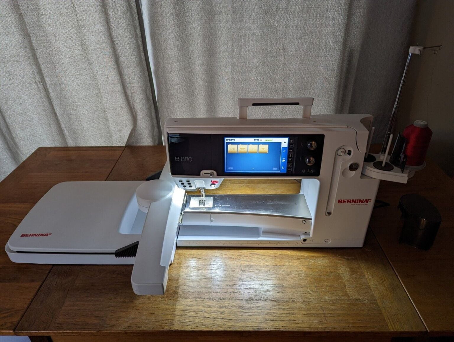 Review and Overview of the Bernina 880 PLUS: The Pinnacle of Sewing