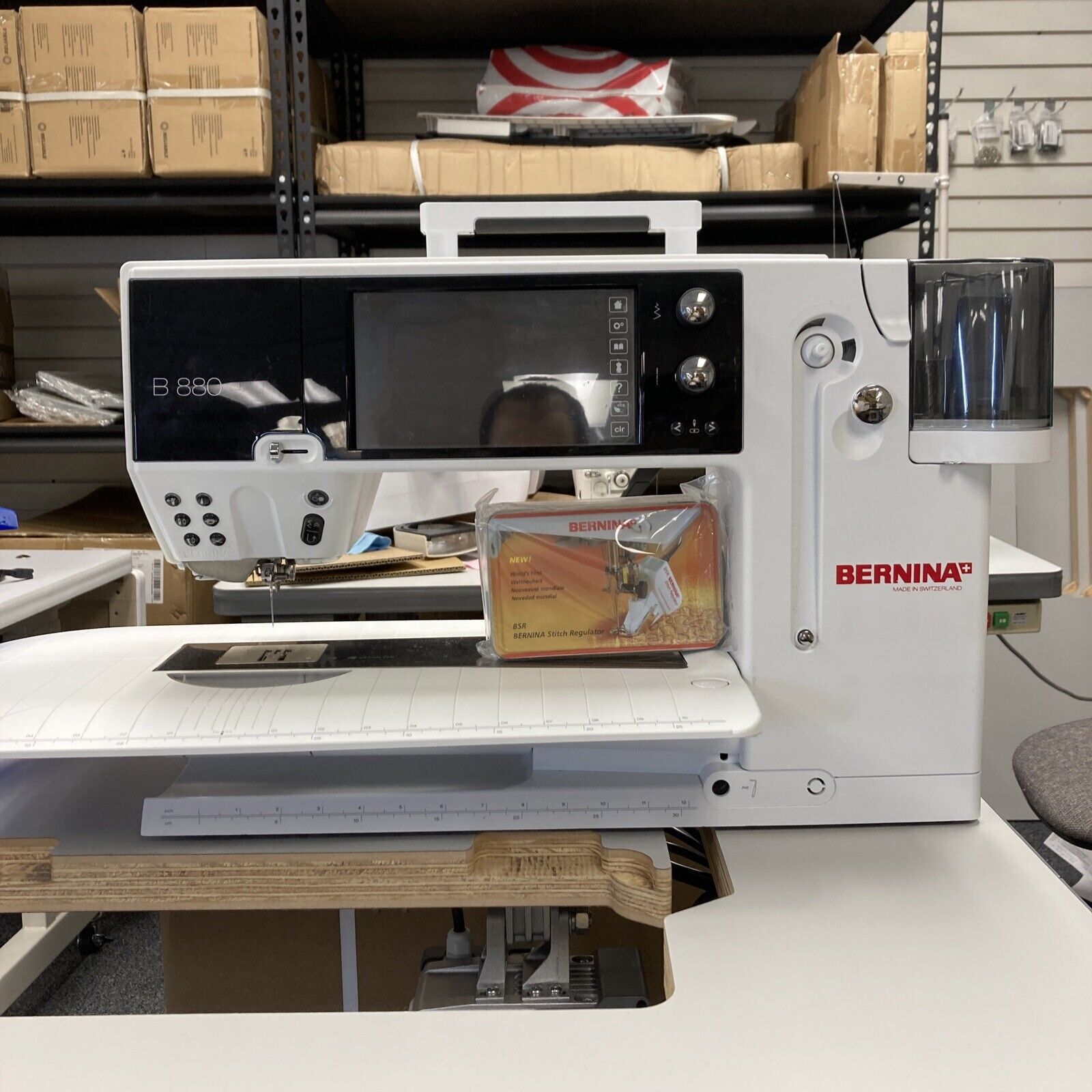 Review and Overview of the Bernina 880 PLUS: The Pinnacle of Sewing