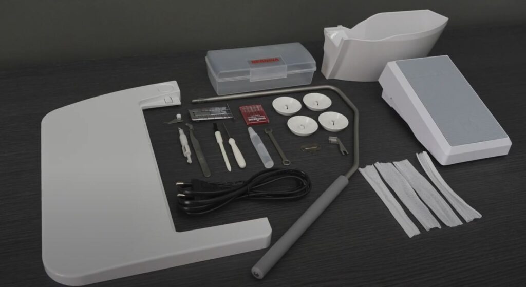 Bernina L 460 Overlocker Accessories
