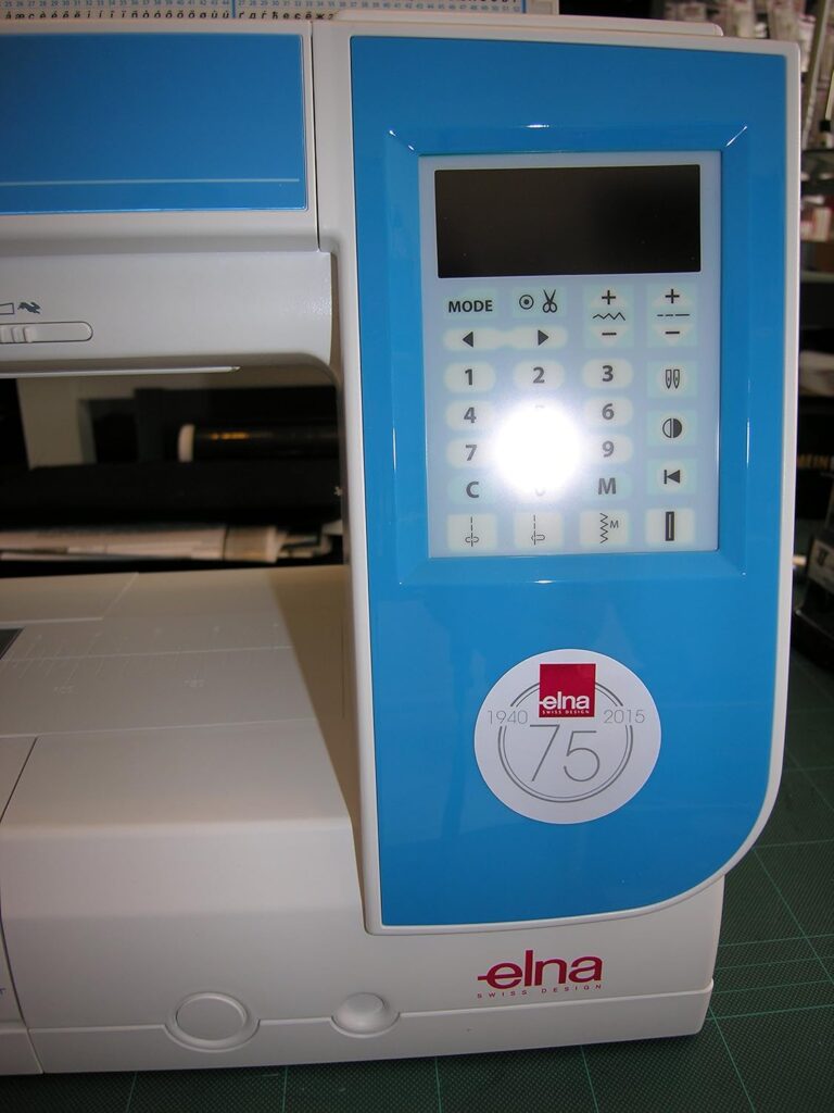 Elna eXperience 580 Features